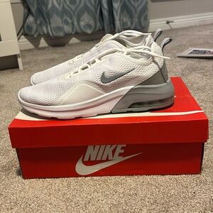 Nike Air Max Motion Shoes